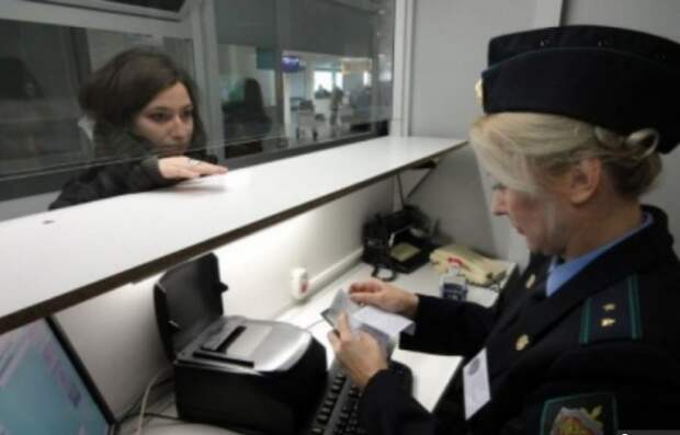 Работайте на родине. Российские пограничники развернули на границе украинских гастарбайтеров