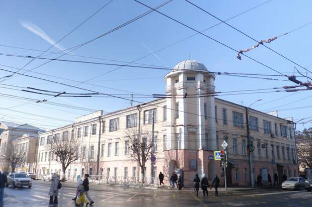 Историческое здание с ротондой в центре Рязани находится в плачевном состоянии