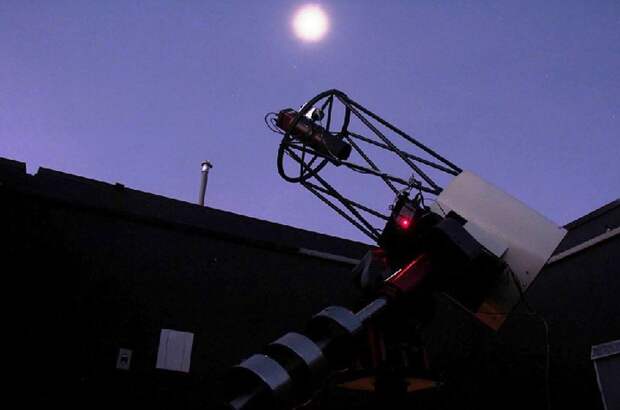 Телескоп бразильской обсерватории, с помощью которого астрономы и увидели приближающийся астероид. 