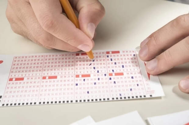 В США американка выиграла в лотерею $75 тысяч, зайдя в магазин за напитком