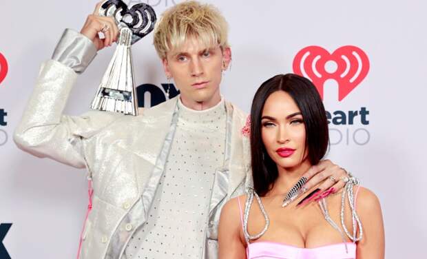 Меган Фокс, Ариана Гранде, Элтон Джон и другие на премии iHeartRadio Music Awards 2021