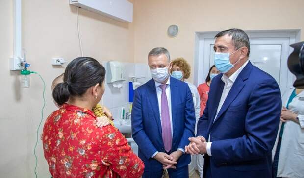 Губернатор Сахалина навестил семью погорельцев и поручил оказать им помощь