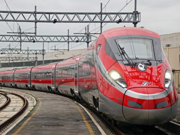 Frecciarossa 1000 - «Красная стрела».