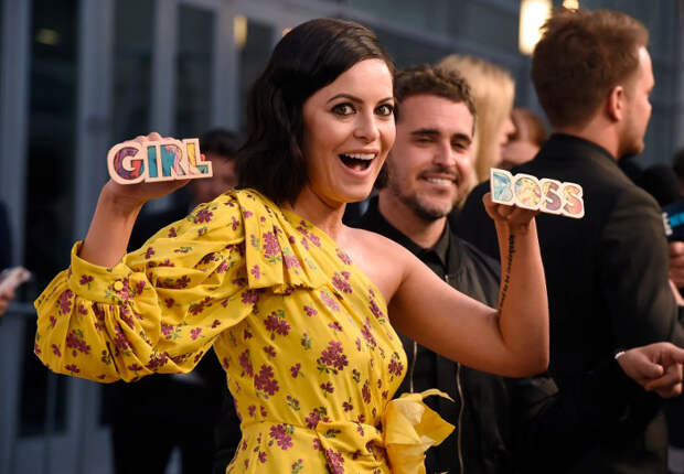 София Аморузо - одна из лидеров движения #girlboss, фигура неоднозначная, но точно не отказывающаяся от своей женственности София Аморузо - одна из лидеров движения #girlboss, фигура неоднозначная, но точно не отказывающаяся от своей женственности