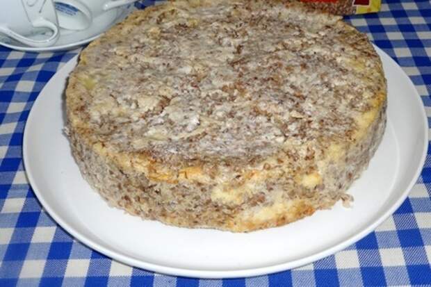 15. Аккуратно достать запеканку из формы, снять фольгу, выложить на блюдо. Гречнево-творожная запеканка с фруктами #накормишкольника: фото шаг 15