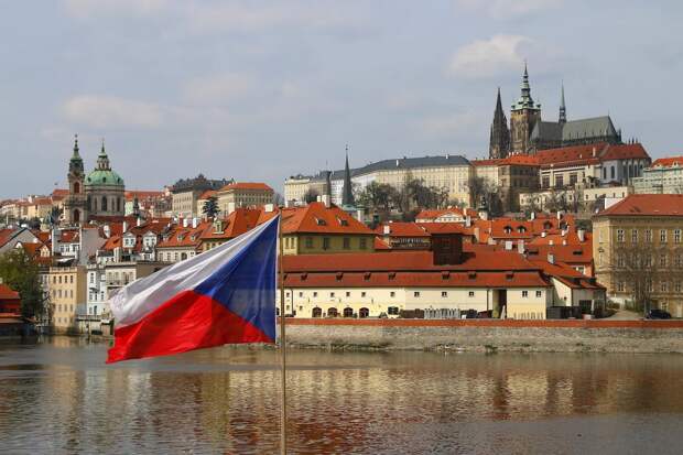 Президент Чехии Павел призвал отреагировать на рост поддержки экстремистов