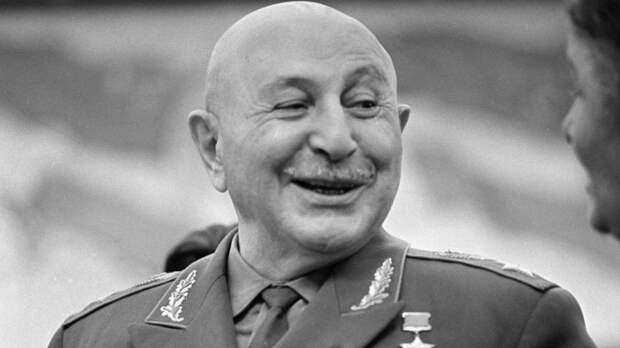 «Язык, который знают все»: как маршал Баграмян пристыдил русофобов в Латвии