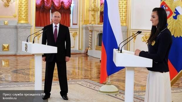 Расплакавшаяся на встрече с Путиным Исинбаева попросила наказать виновных