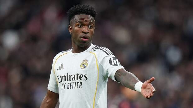 Арбелоа: «Винисиус будет играть, пока доступен и показывает нынешний уровень игры»