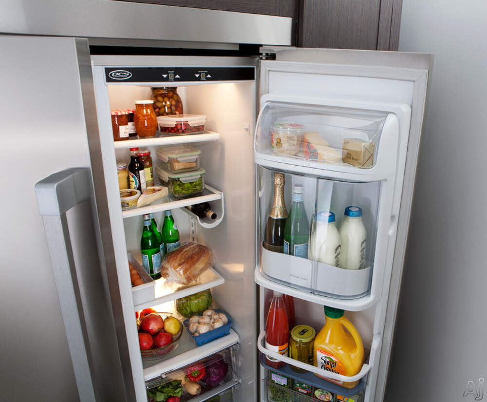Почему в домашние холодильники. Холодильник bib420ama. Холодильник с продуктами. Красивый холодильник. Приоткрытый холодильник в квартире.