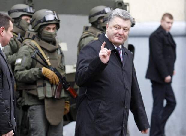 Охрана Порошенко пригрозила прострелить ноги журналистам
