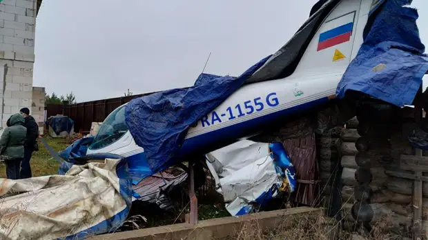 В Ленинградской области небольшой самолёт совершил жёсткую посадку