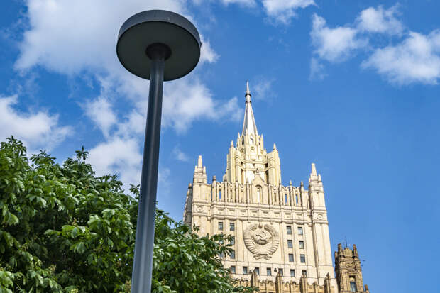 МИД России посоветовал иностранным дипломатам покинуть Киев