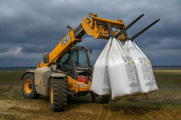 Эксперт ООН оценил масштаб дефицита удобрений из-за конфликта вокруг Ирана