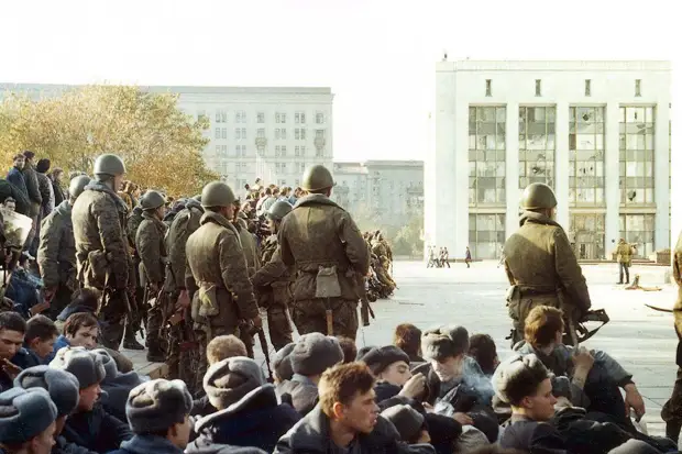 Фотография: Расстрел Дома Советов 4 октября 1993 года №30 - BigPicture.ru