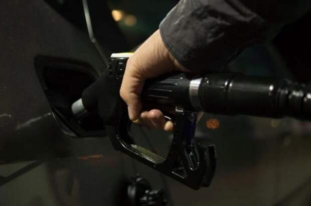 Цены на бензин резко упали в ДНР — СМИ