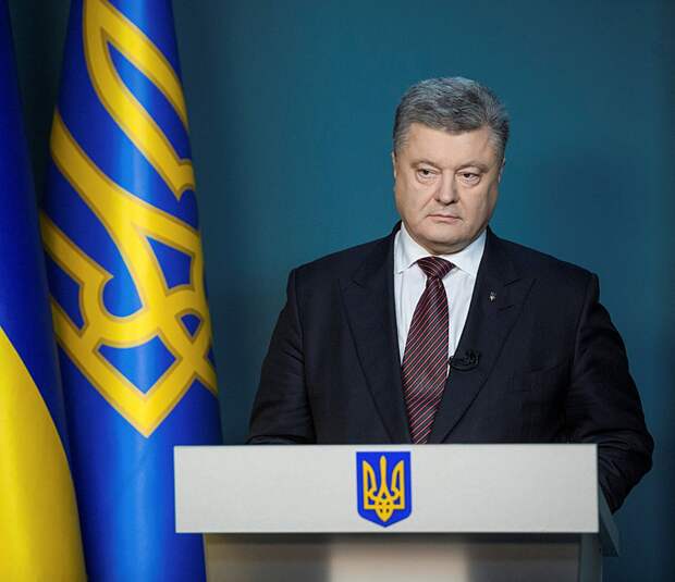 Удары на президента Порошенко будут продолжаться, и ему надо будет разобраться, с кем он Фото: REUTERS