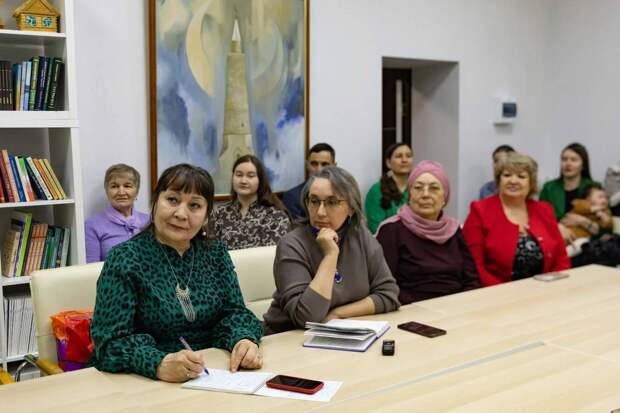 Тәрбия һәм туган тел күпере: Уфада ике республика әниләре тәҗрибә уртаклашты