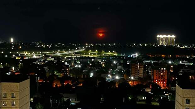 Над Барнаулом сфотографировали красную Луну