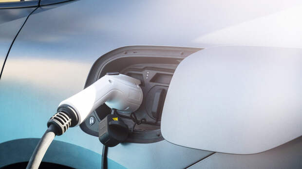 «Автостат»: продажи легковых электрокаров в России снизились на 30% в 2025 году