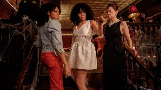 Zolee Griggs as Sissy, Brittany OâGrady as Mackenzie âMacâ Altman, and Carrie Preston as Elsbeth Tascioni