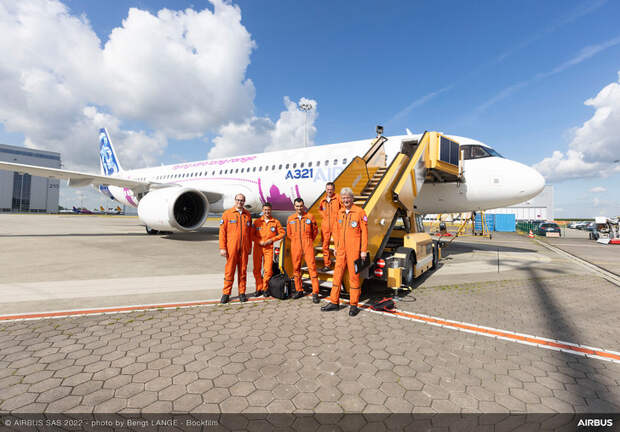 Пассажирский лайнер Airbus A321XLR совершил первый полет