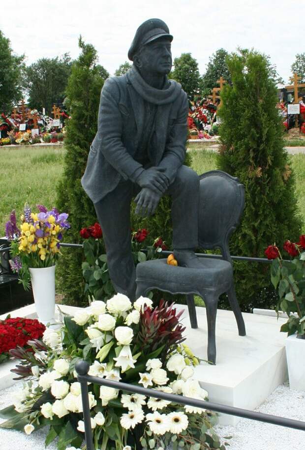 11 Могила Арчила Гомиашвили на Троекуровском кладбище