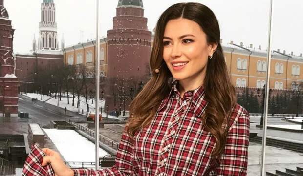 Ведущая 1 канала голос