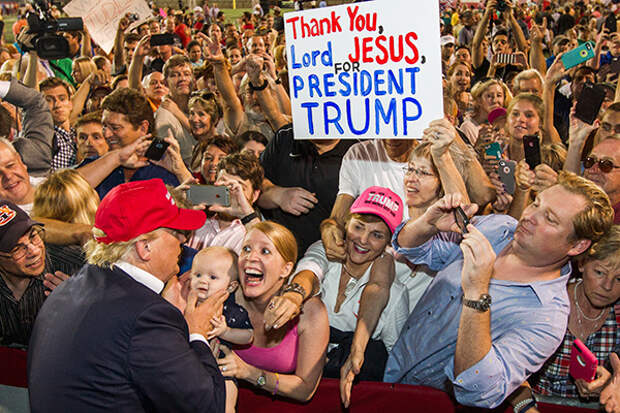 MOBILE, AL- AUGUST 21: Republican presidential candidate Donald Trump greets supporters after his rally at Ladd-Peebles Stadium on August 21, 2015 in Mobile, Alabama. The Trump campaign moved tonight's rally to a larger stadium to accommodate demand. (Photo by Mark Wallheiser/Getty Images)