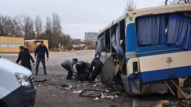 Число жертв удара ВСУ по автобусу в Новой Каховке выросло до пяти