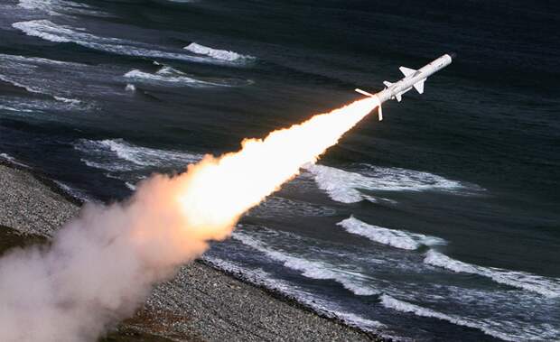 Стрельбы береговых ракетных систем "Бал". Источник изображения: 