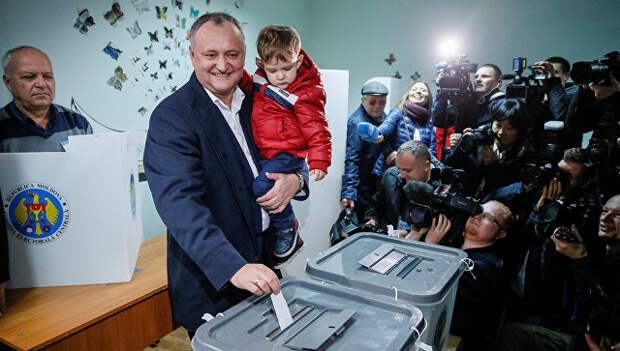 Додон заявил о своей победе на президентских выборах в Молдавии