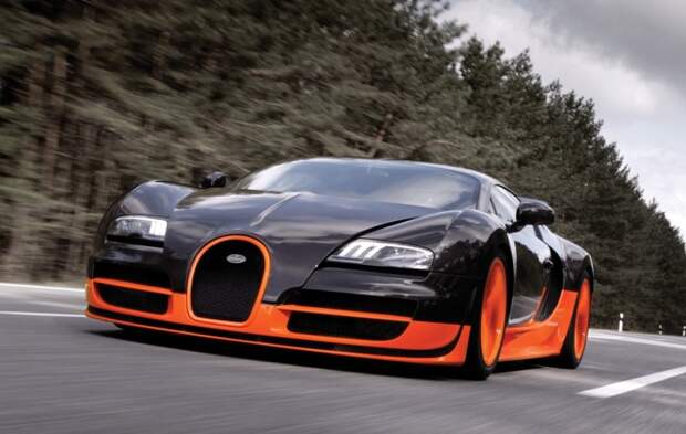 Bugatti Veyron достигает скорости свыше 400 км/ч. | Фото: carrrsmag.com.