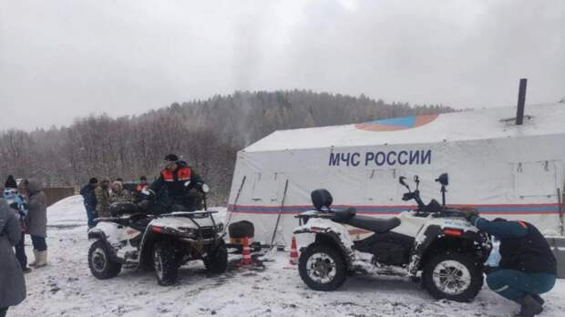 РИА Новости: спасатели могли пойти по ложному следу при поиске Усольцевых