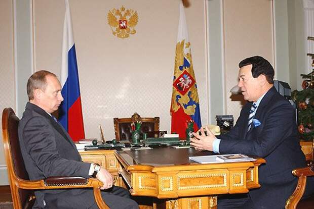 Встреча_Владимира_Путина_с_председателем_Комитета_Госдумы_по_культуре_Иосифом_Кобзоном.jpeg