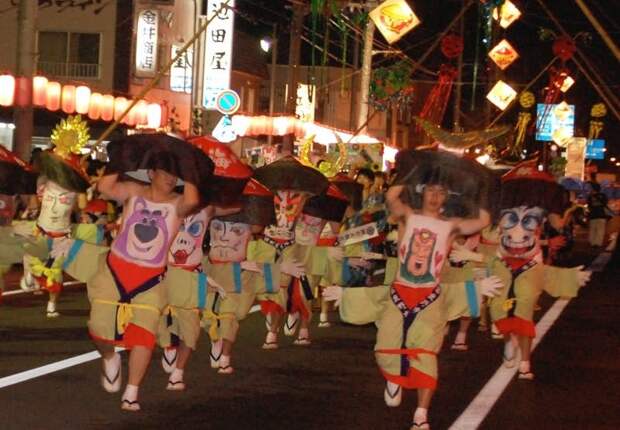 15 странных фестивалей, которые можно увидеть только в Азии