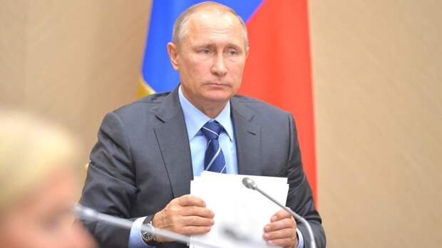 Путин уволил нескольких чиновников из ФСБ, Минобороны и МВД