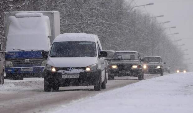 Ночью на волгоградские дороги нанесли 1800 тонн песко-соляной смеси