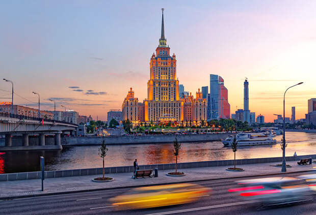 Что внутри сталинских высоток? (ФОТО)