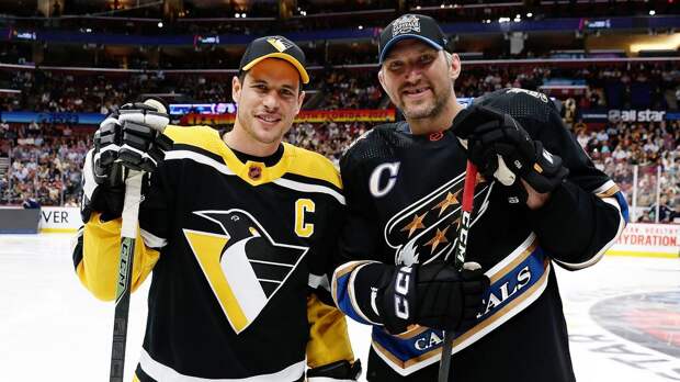 Овечкин, Кросби и Малкин обменялись джерси и клюшками на память