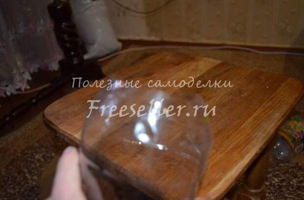 Кормушка для кота из пластиковой бутылки