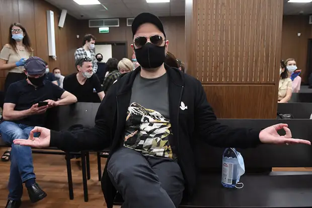 «Разработал сложный механизм преступления»: режиссёра Серебренникова приговорили к трём годам условно