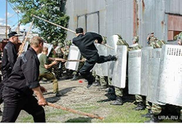 Сотни заключенных устроили бунт в колонии Владикавказа, есть раненые