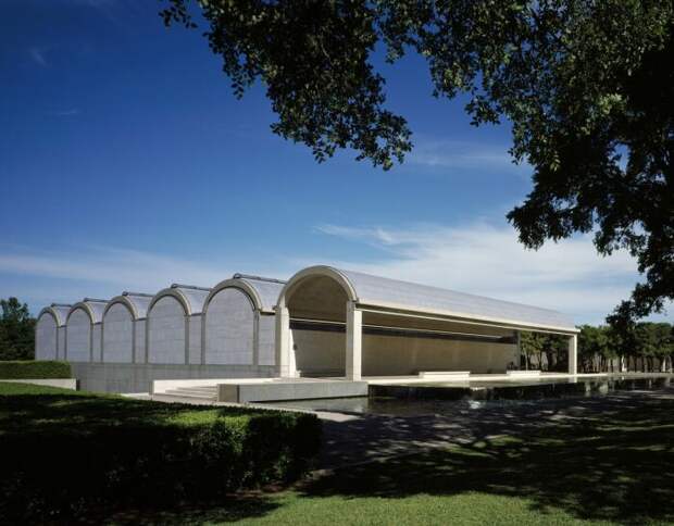 Художественный музей Кимбелла в Форт-Уэрте – одно из самых значительных архитектурных произведений современности. | Фото: siegerarchphoto.com.
