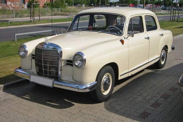 5. Mercedes-Benz 180 Ponton.jpg