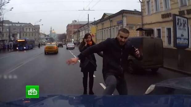 Картинки по запросу Избивший автомобиль в центре Москвы психопат оказался профессиональным бойцом