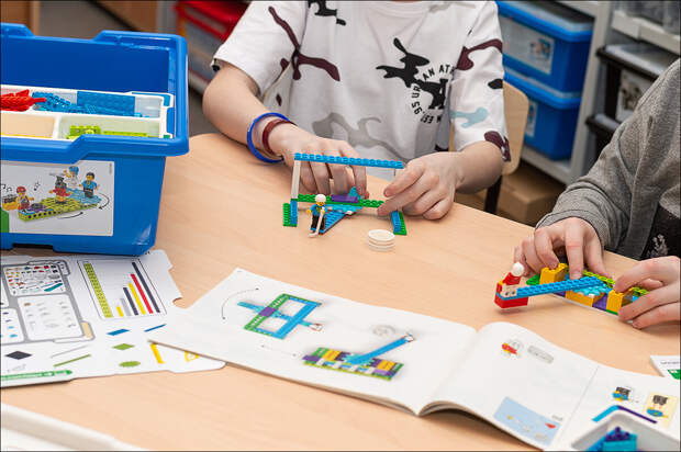 Как обеспечить научный подход? Фотообзор нового конструкторского решения lego® Education BricQ Motion 45401