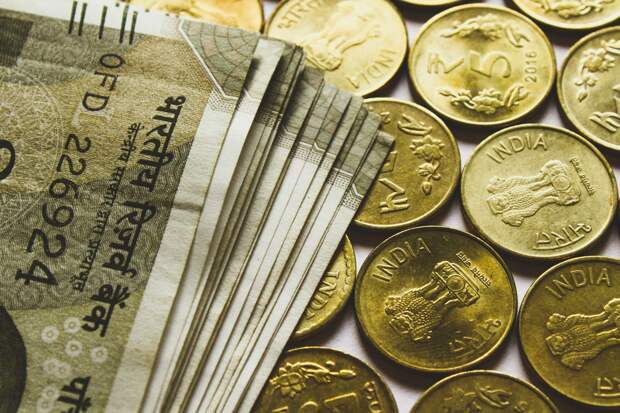 BofA: Рупия стала любимой валютой для carry trade