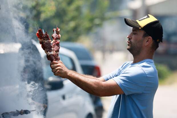 Москвичей предупредили о наказании за шашлыки