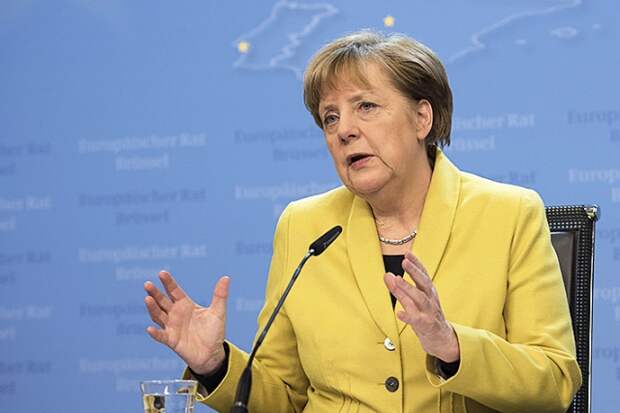 «Она не канцлер Украины» — Меркель стала предателем на Украине»
